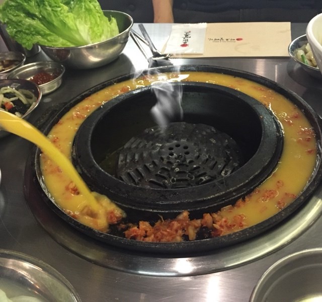 店員為你倒下蛋漿,裡面有菜浦,幾得意,但味道一般