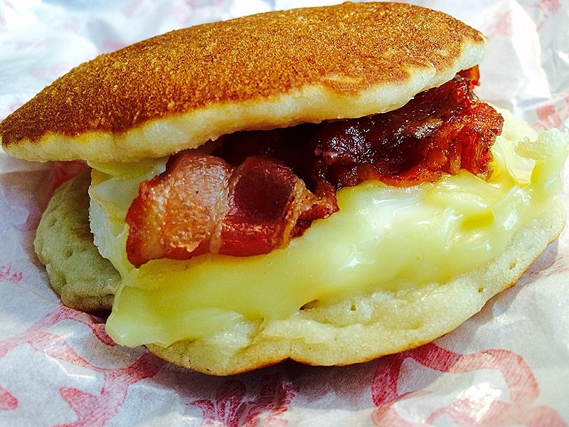 jollibee pancake sandwich