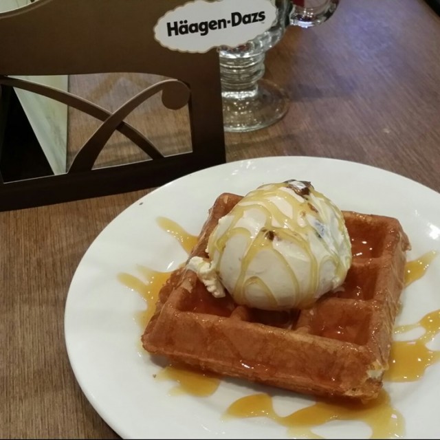 Waffle with Ice-cream