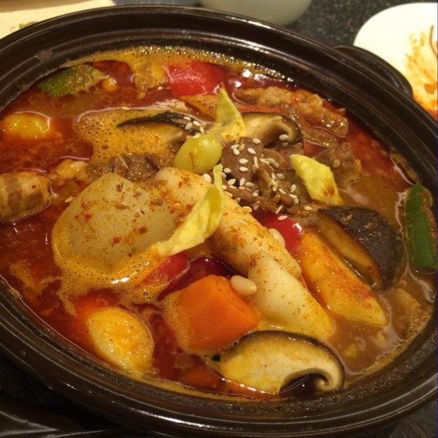 炆猪肉辣年糕