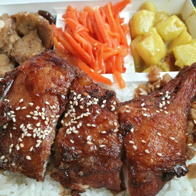 燒雞腿飯