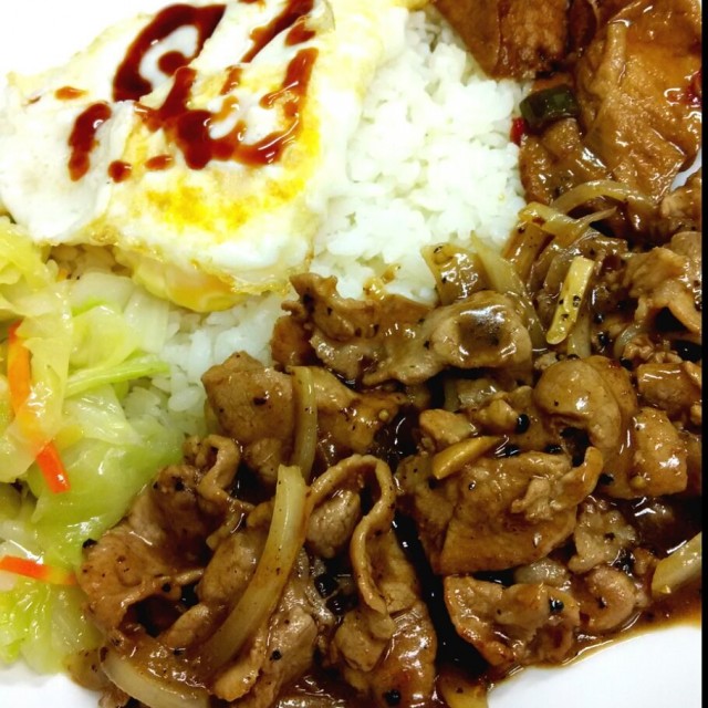 鐵板豬肉飯