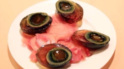 是鏞記著名的小菜,但我吃不慣。