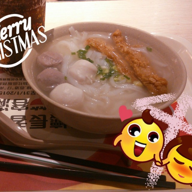 牛丸有肉味，招牌春卷油味重但不俗，平又正！