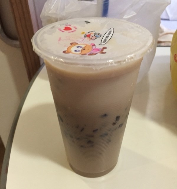 LongKang Chui                        Soya Bean with glass jelly drink)