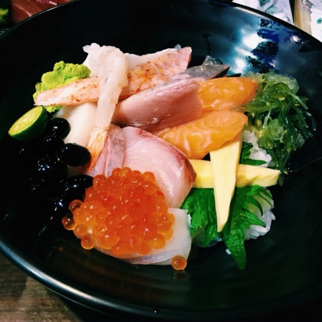 生魚片蓋飯