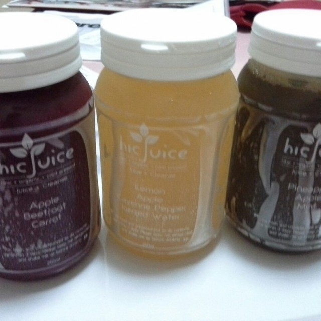 Apple/Beetroot/carrot, Lemon/Apple and Pineapple/apple/Mint