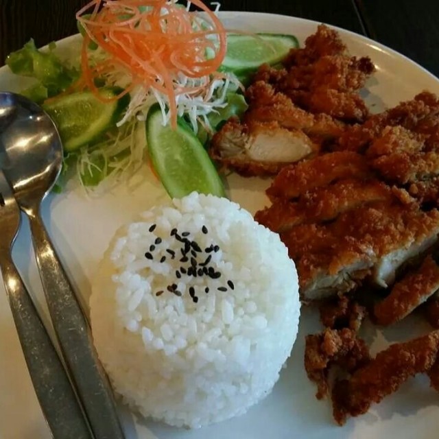 ข้าวไก่คัสสึ