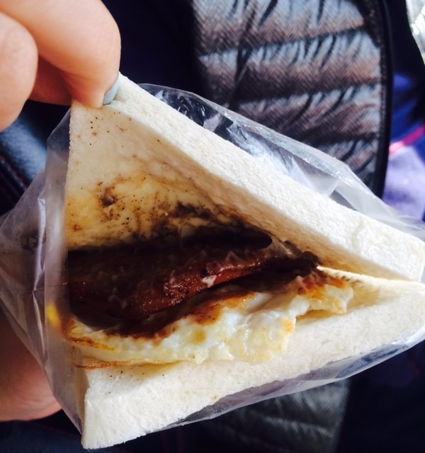 招牌肉蛋吐司