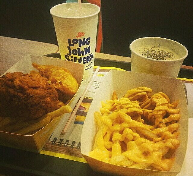 Chicken and cheese fries