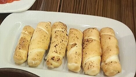 Cheese Rolls Pizza Hut S Photo In Slipi Jakarta Openrice Indonesia