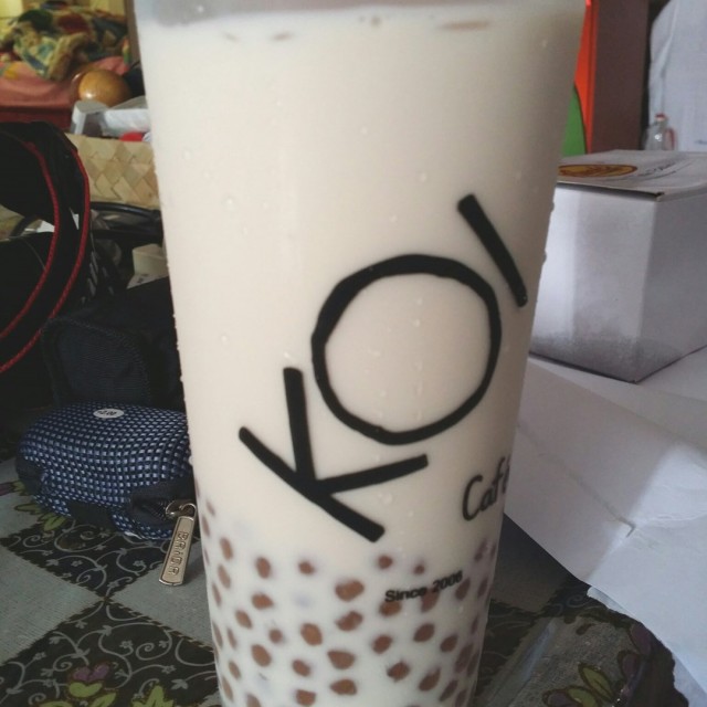 Bubble green milk tea with pearls
