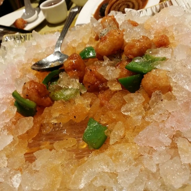食到一半才記得拍照呢，這道菜是我最喜愛的，咕嚕肉外脆內軟加上外冷內熱，感覺得美味