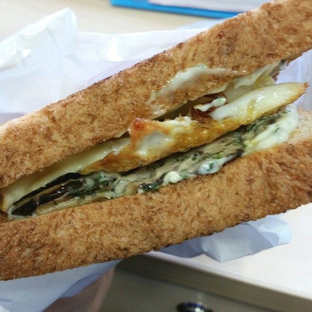 Creamy Mushroom Sandwich