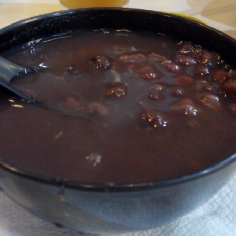 Red bean soup dessert