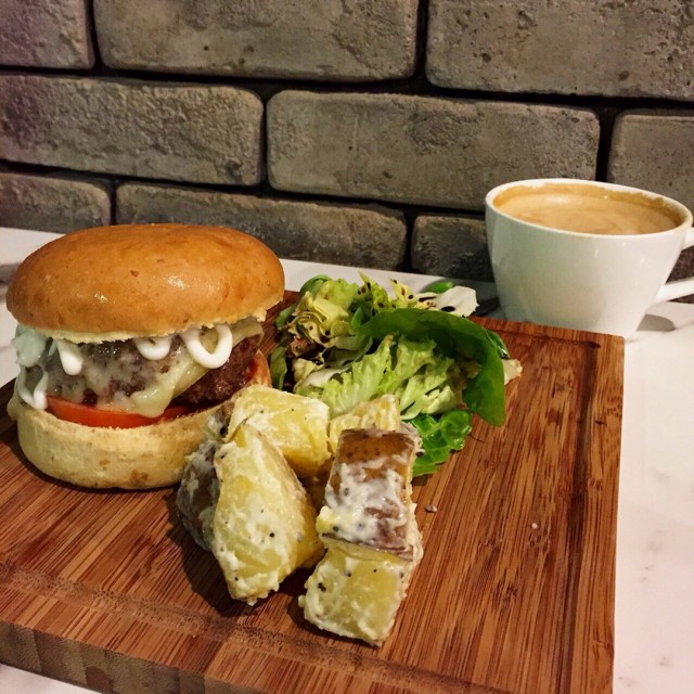 Prime beef burger