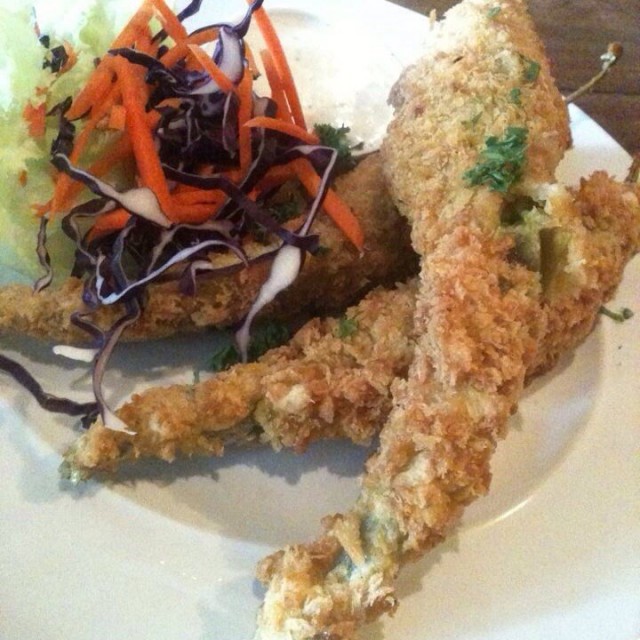 พริกหยวกสอดไส้ทอด