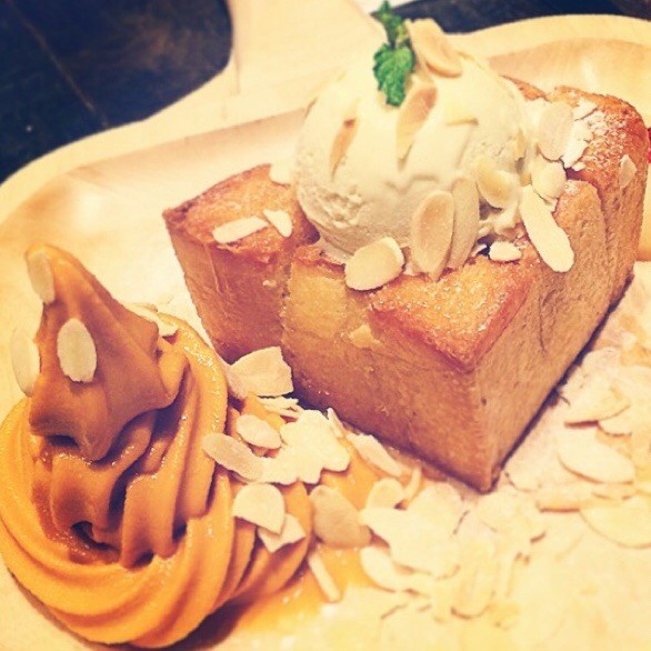 Honey toast