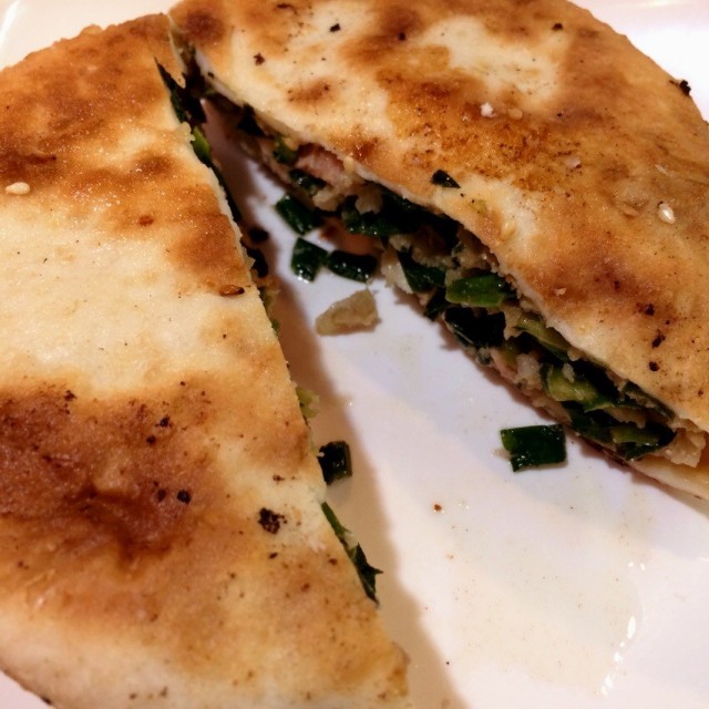 餡料十足、餅形煎過略帶咸香脆身，一點也不會吃到感覺一咀油，為了這個會再來～