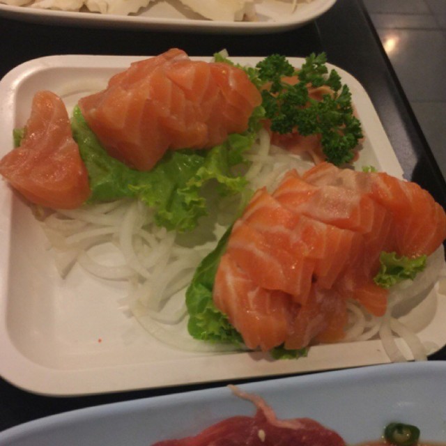 แซลมอนซาซิมิ