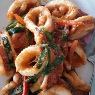 ปลาหมึกผัดไข่เค็ม