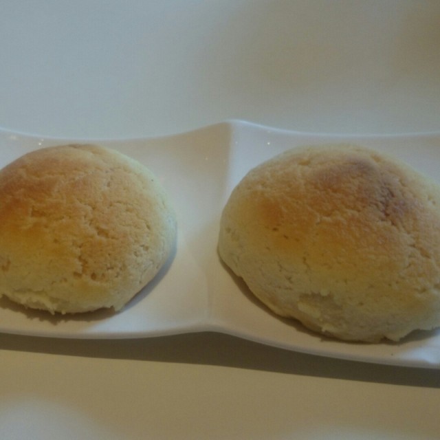 脆皮叉烧包 (Baked Barbequed Pork Bun)