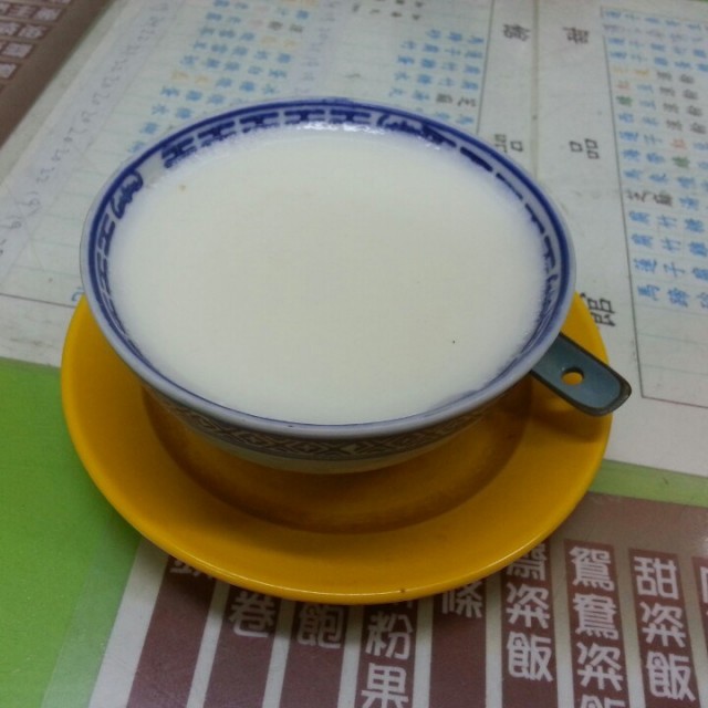 蛋白燉鮮奶