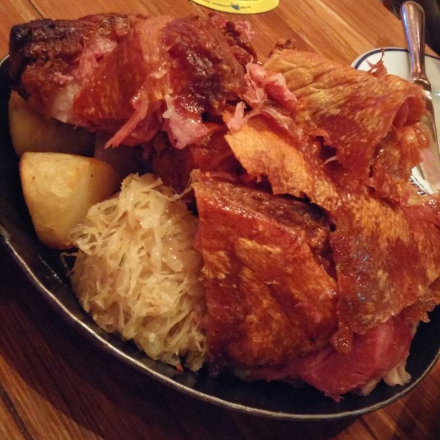 香脆好食~平時我不吃酸菜但因酸菜不太酸,所以我就吃了不少