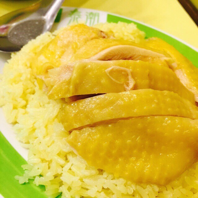 美芝蓮推介的食肆，點了海南雞。雞好滑，油飯剛好，下次食埋豬手先！