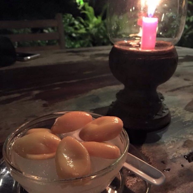 สละลอยแก้ว