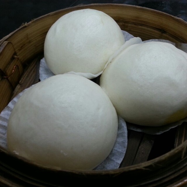 Golden Egg Yolk Lava Bun (黄金流沙包)