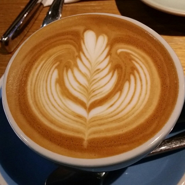FLAT WHITE