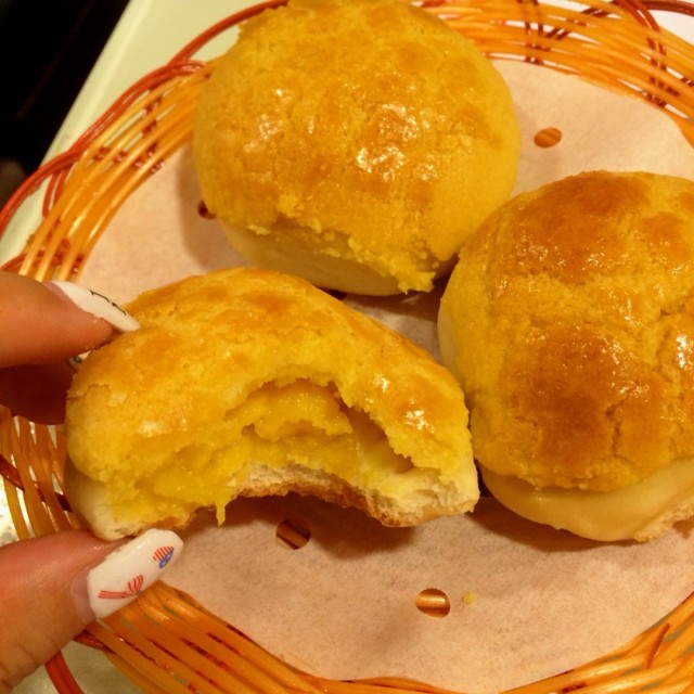 真的有菠蘿餡！可惜平時我最喜愛食的菠蘿酥皮不脆～