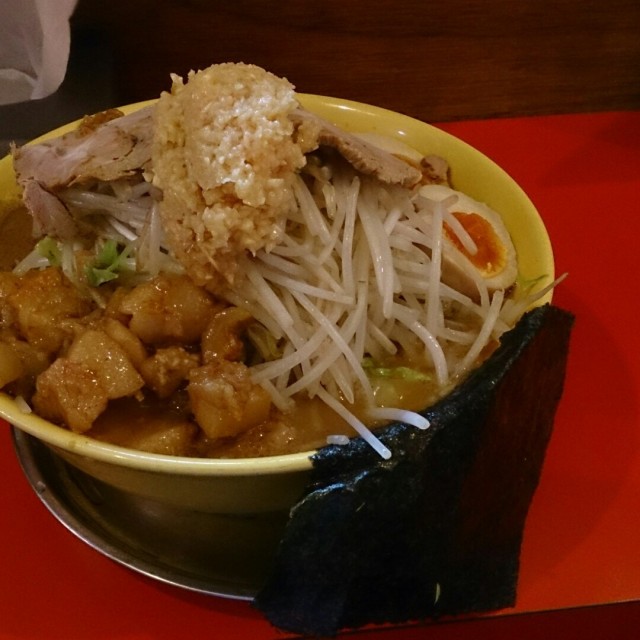 混亂拉面 三倍野菜，三倍背脂