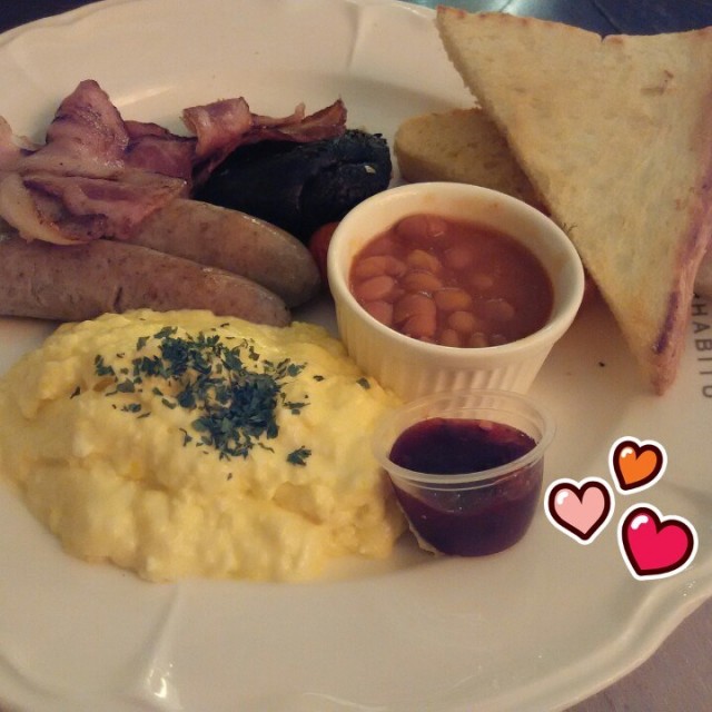 它整蛋好好吃，果醬有果肉很不錯，與其吃意粉，這個會比較好味