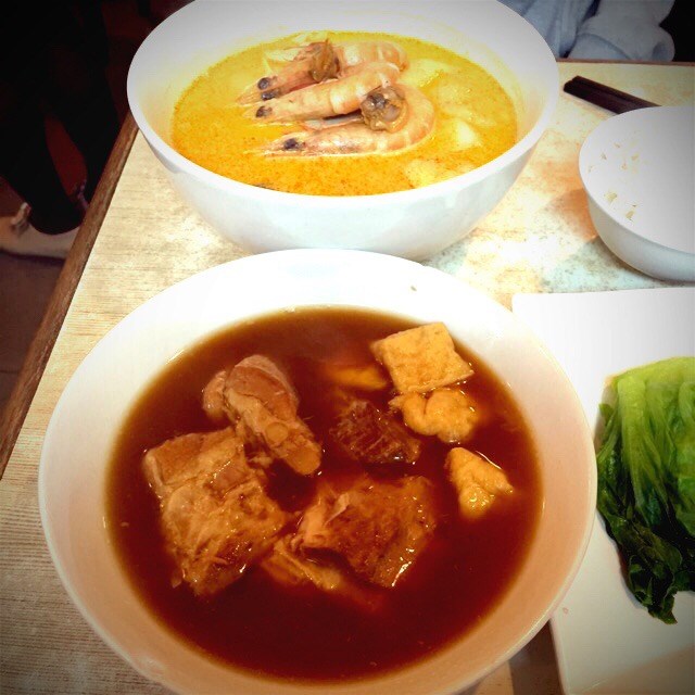 肉骨茶。叻沙
