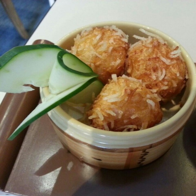 酸梅炸蝦丸