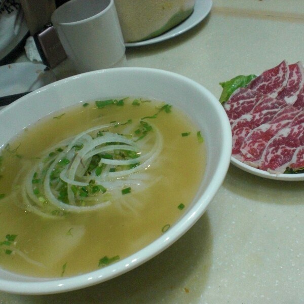 手切雪花肥牛湯河