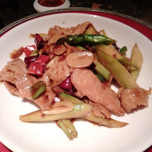 駝峰肉炒露筍