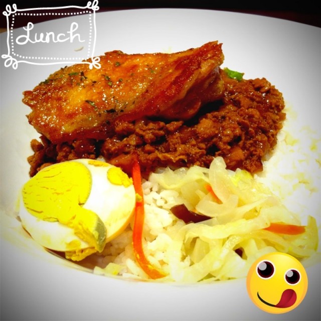 雞扒肉燥飯