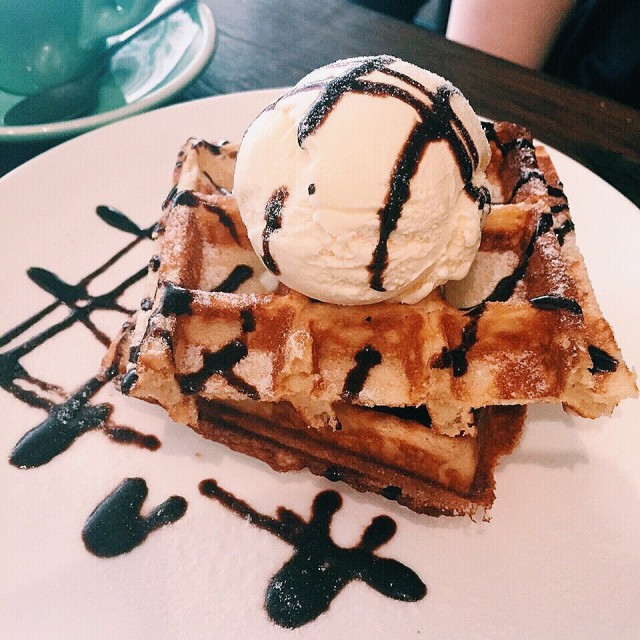 經典窩夫配Dryer’s 雪糕