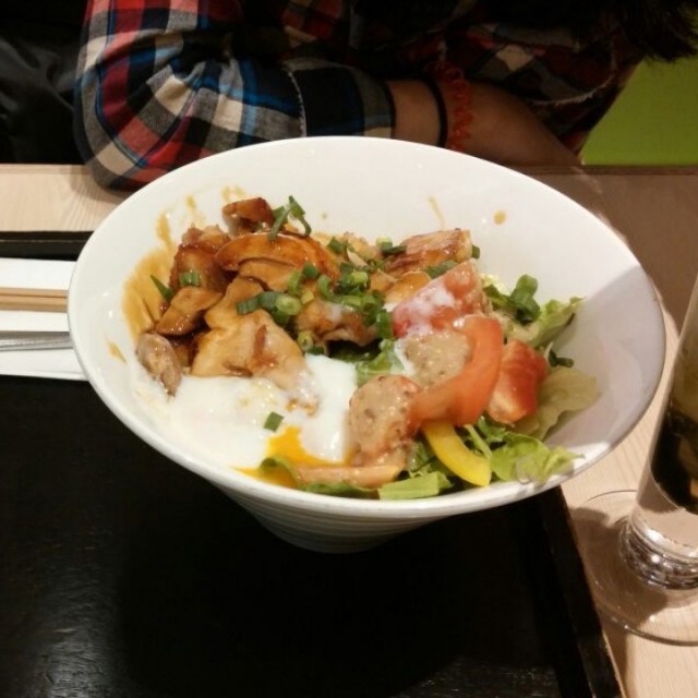 照燒雞肉拌溫泉蛋丼