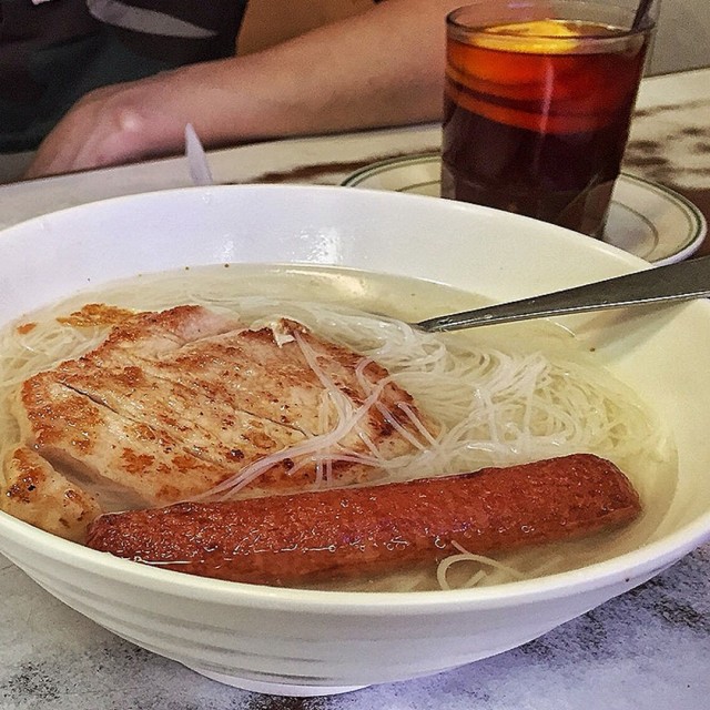 豬扒腸仔米粉