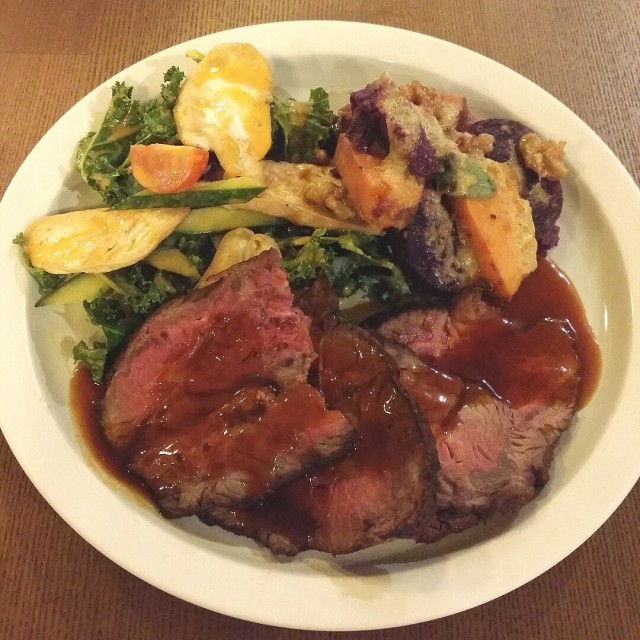 Roasted beef with salad