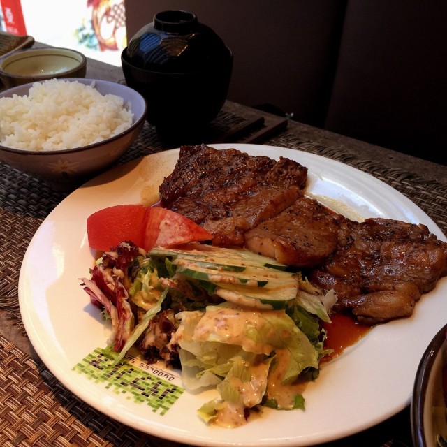 午餐：Q5 安格斯网烧牛扒