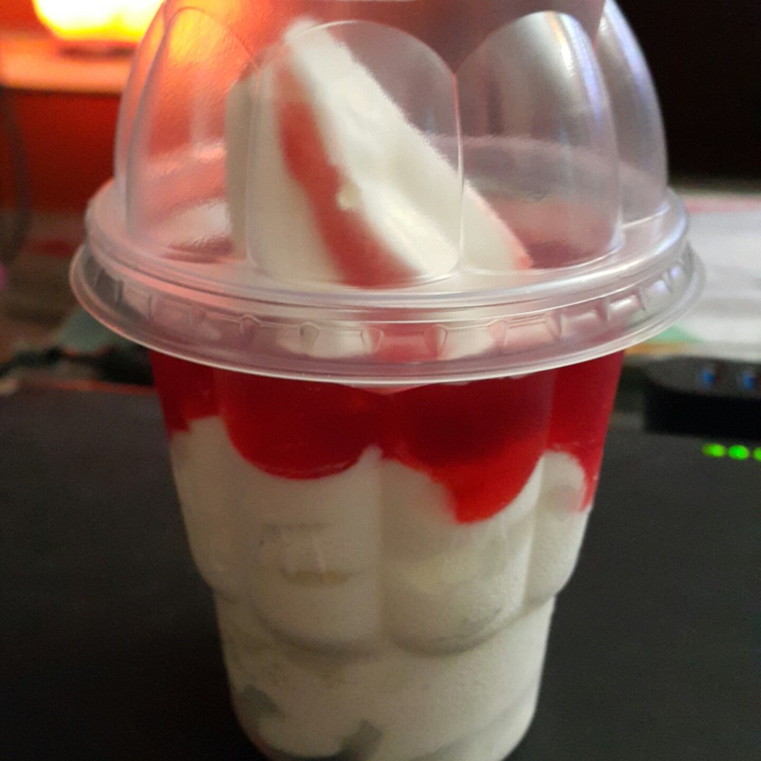 Sundae strawberry mcd