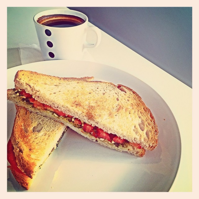 Tomato and pesto Toastie + zai fe