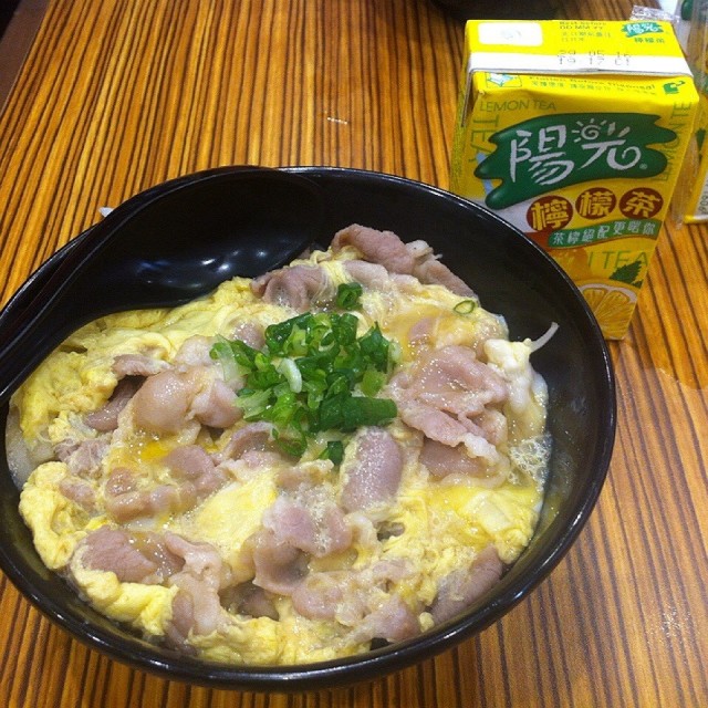 滑蛋豚肉饭