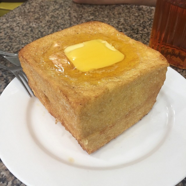 面包厚左 相對花生醬就顯得吾夠 好似純粹食緊炸面包咁 麻麻