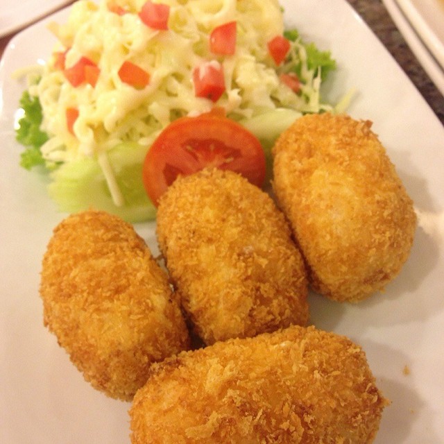 สลัดทอดซีฟู๊ด